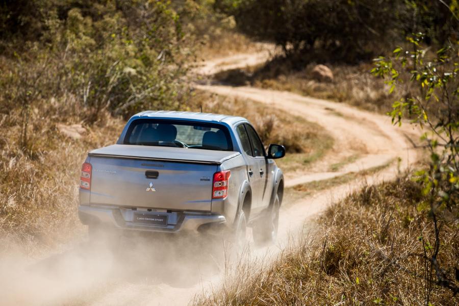  Mitsubishi L200 Triton Sport Outdoor 2019 года  (LA) (фото 4 из 28)